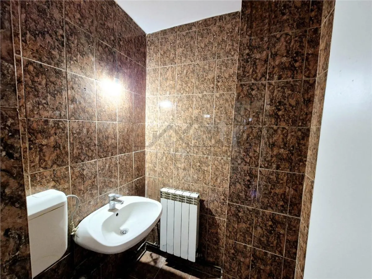 Apartament cu 3 camere de vanzare - foto 8
