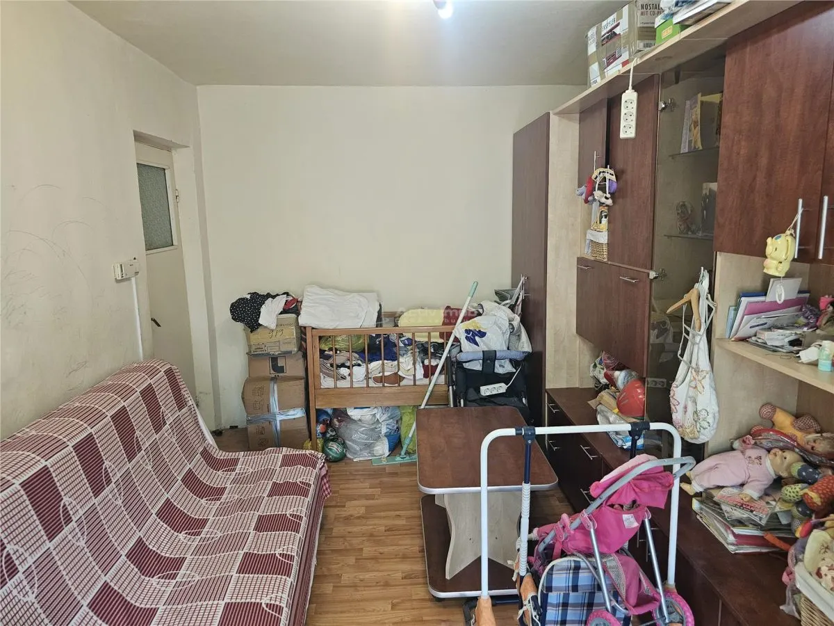 Resita, 1 Cam., Mobilat+Utilat, Calea Caransebesului - foto 16