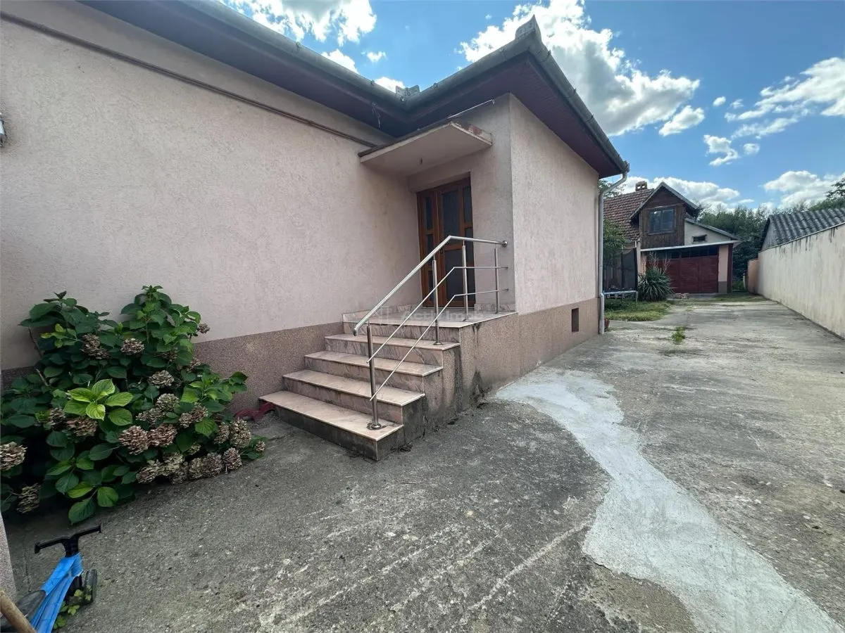 博克萨蒙特纳：两套房屋，一个价格，主干道临街 - foto 12