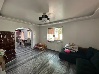 博克萨蒙特纳：两套房屋，一个价格，主干道临街 - foto 15