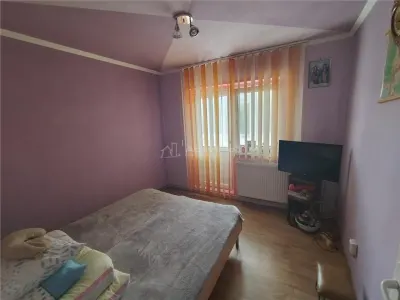 Caransebes, 4 Cam., Dec., Et.2, Zona Pipirig - foto 3