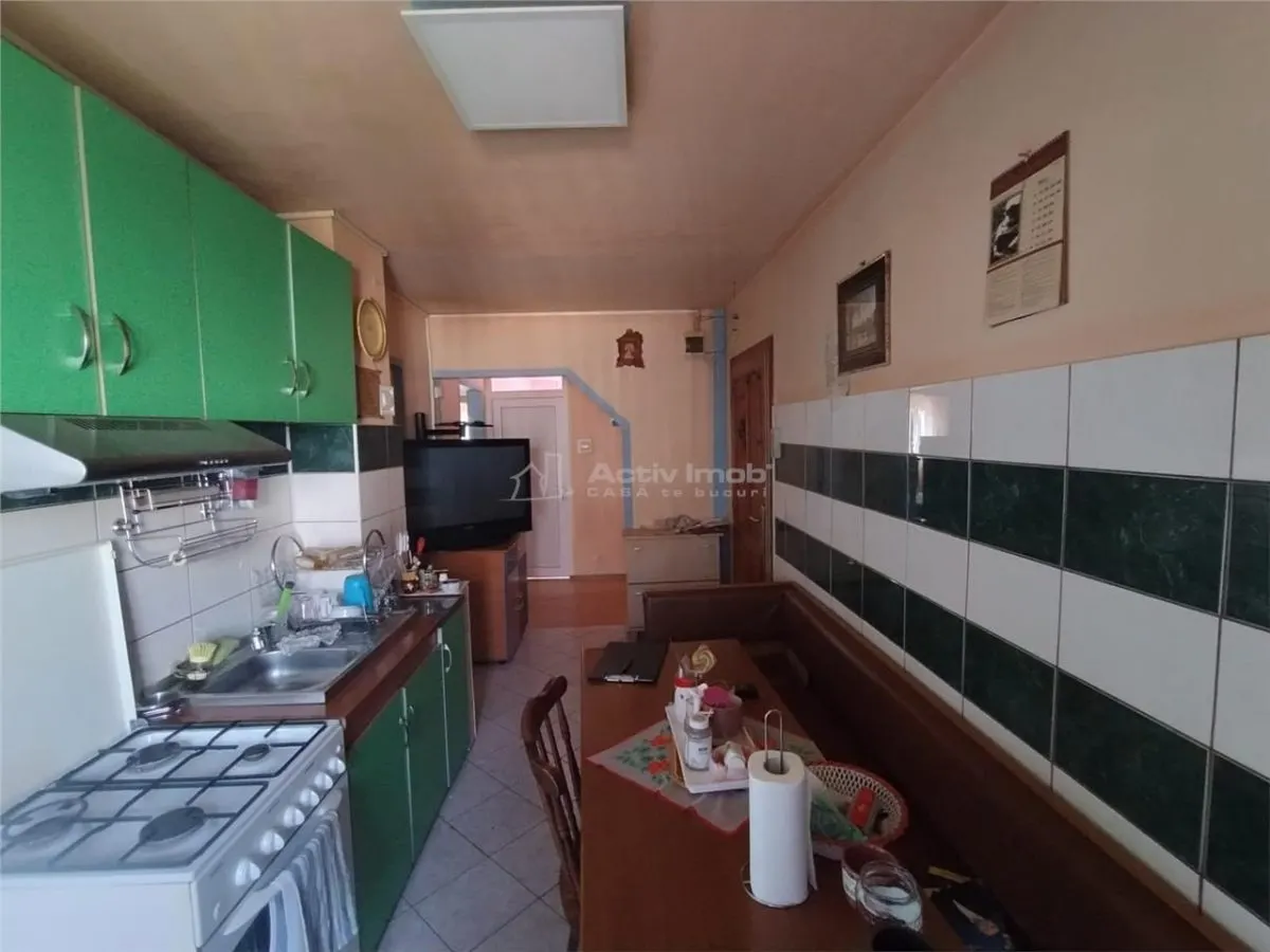 Caransebes, 4 Cam., Dec., Et.2, Zona Pipirig - foto 4
