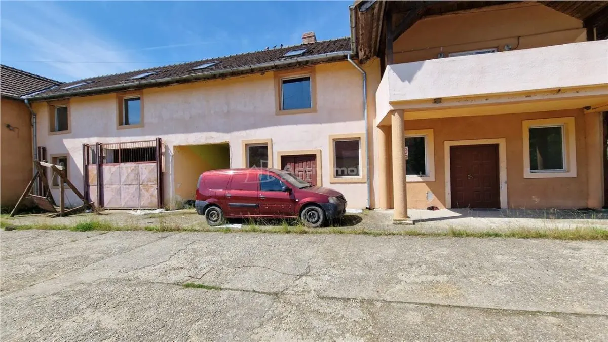 Farliug Service Auto 65.000 euro, Corp camere 45.000 euro - foto 2