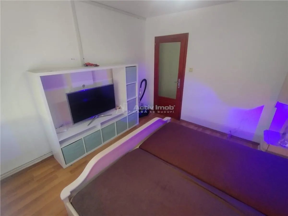 Apartment with 2 bedrooms for sale 42 sqm in Oravita, Vest area - foto 2