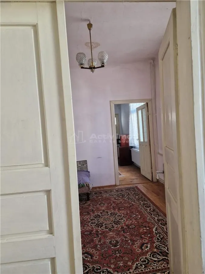 Freestanding House, 241 sqm Plot, Adaptable Commercial/Residential Space – Ultra-Central - foto 2