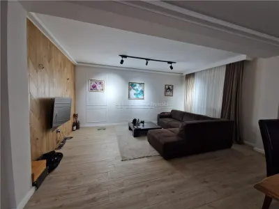 Elegant P+1+2 House, Multi-Use Potential – Amaradia Zone - Craiova