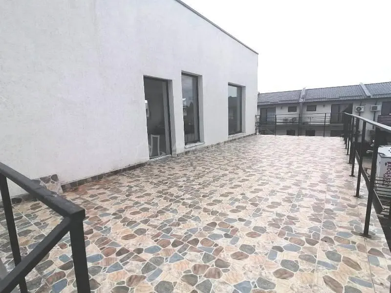 Villa Bragadiru con Terreno de 561 m², Local Comercial en Planta Baja – €199.500 - foto 16