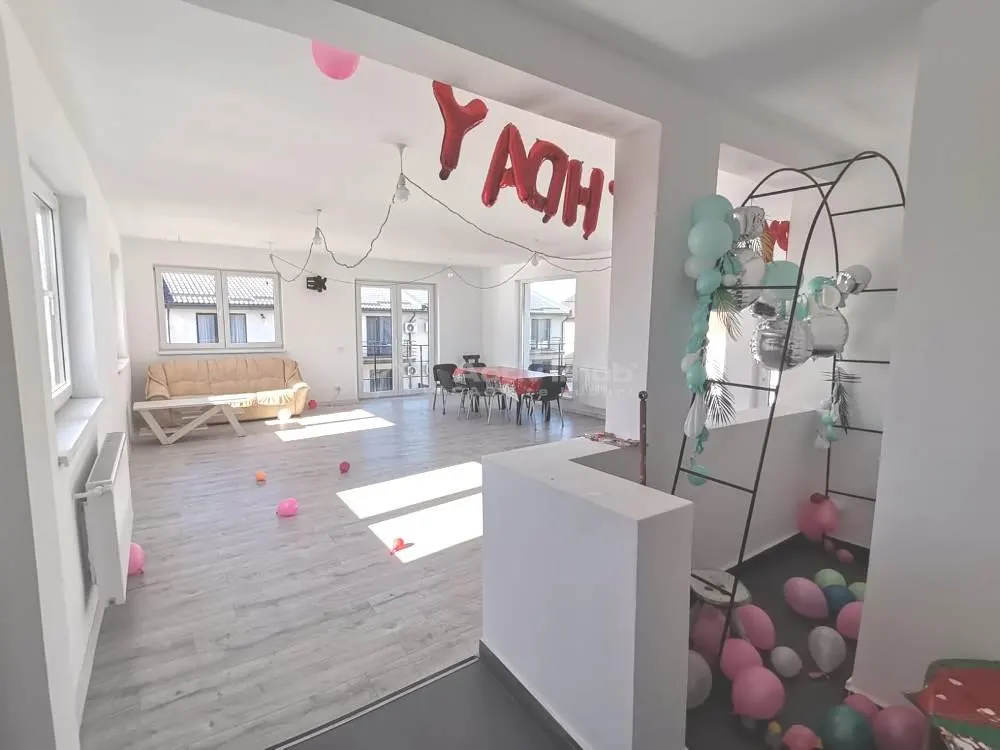 Villa Bragadiru con Terreno de 561 m², Local Comercial en Planta Baja – €199.500 - foto 5