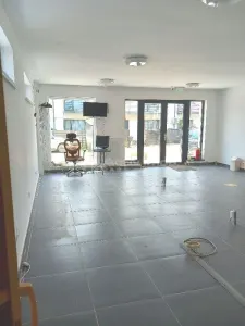 Villa Bragadiru con Terreno de 561 m², Local Comercial en Planta Baja – €199.500 - foto 6