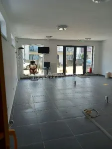 Villa Bragadiru con Terreno de 561 m², Local Comercial en Planta Baja – €199.500 - foto 8