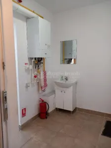 Villa Bragadiru con Terreno de 561 m², Local Comercial en Planta Baja – €199.500 - foto 10