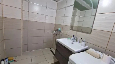 Resita Casa 7 Incaperi Parter si Etaj, Zero investitii - foto 12