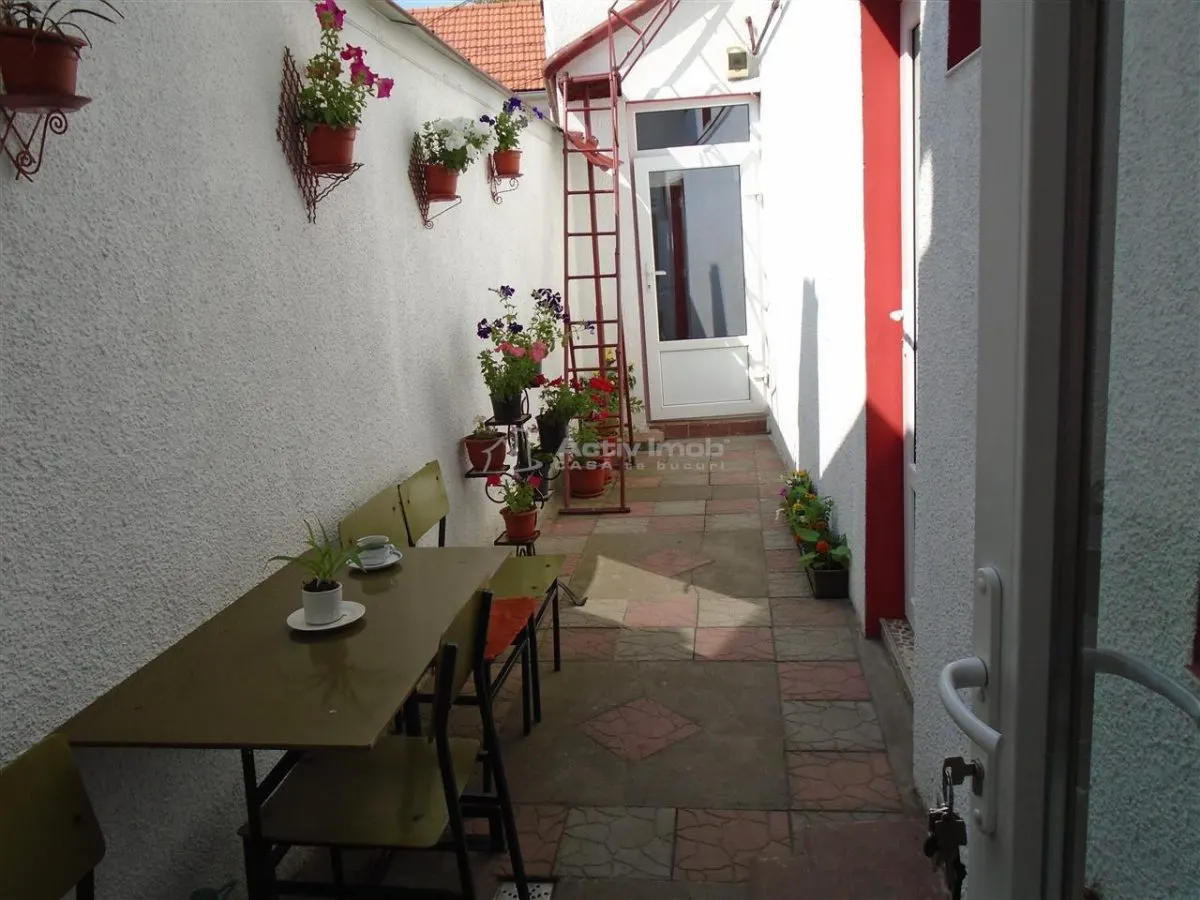 Resita Casa 7 Incaperi Parter si Etaj, Zero investitii - foto 16