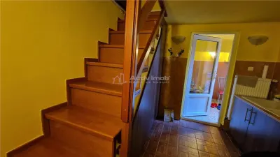 Resita Casa 7 Incaperi Parter si Etaj, Zero investitii - foto 6