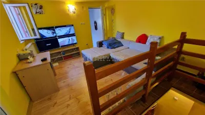 Resita Casa 7 Incaperi Parter si Etaj, Zero investitii - foto 8