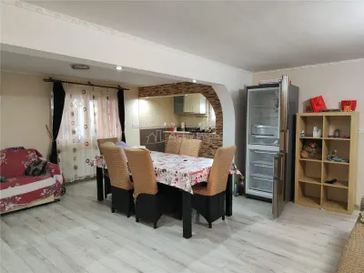 Casa moderna, recent renovata, situata in Lipanesti - Lipanesti