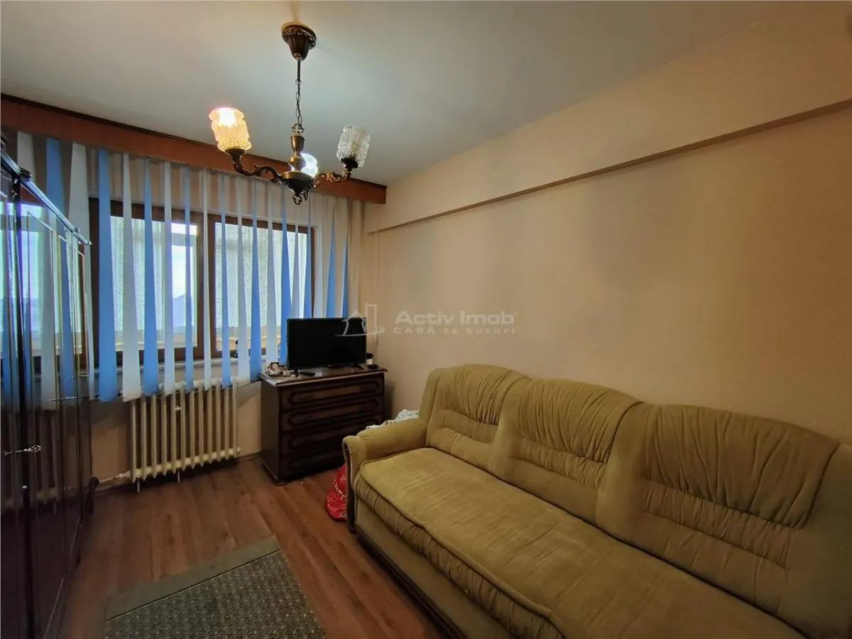 Apartament cu 3 camere, decomandat, zona Bd. Republicii - foto 1