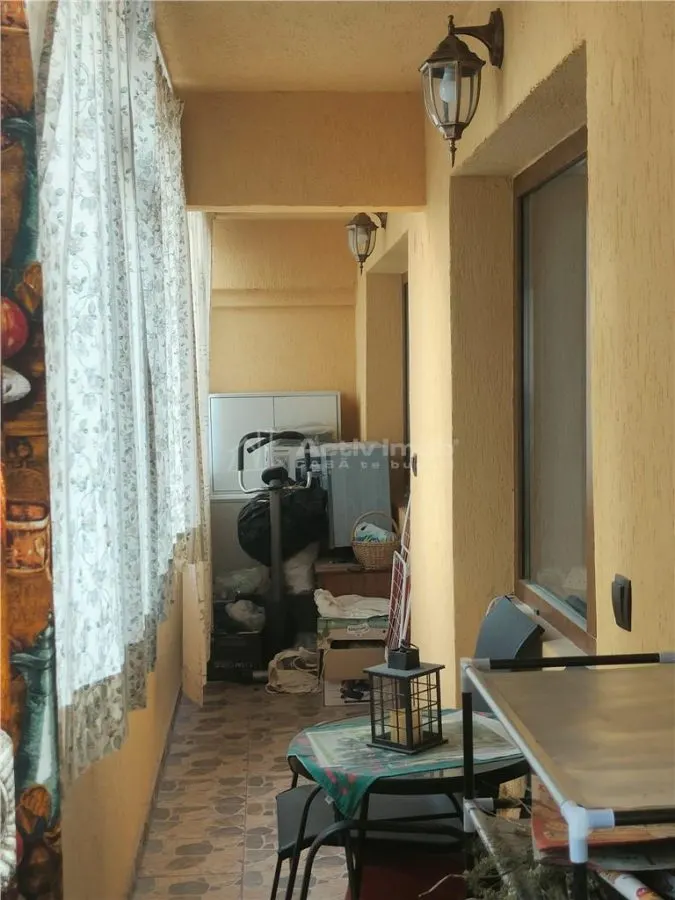Apartament cu 3 camere, decomandat, zona Bd. Republicii - foto 5