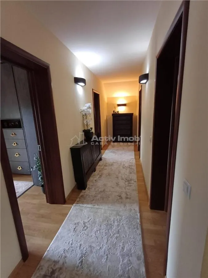 Casa de lux de vanzare in Sura Mare - foto 13
