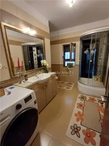 Casa de lux de vanzare in Sura Mare - foto 5