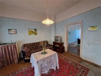 Resita Casa 10 Camere Zona Muncitoresc - foto 10