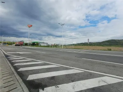 Teren de vanzare la 50 m de sensul Giratoriu Vestem - Vestem
