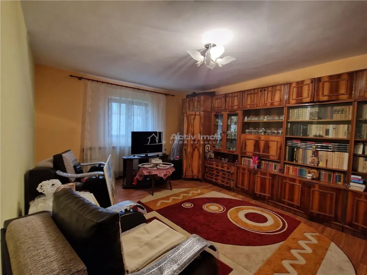 Two-storey House and Ground Floor Dwelling, 535 sqm Plot - Bariera Valcii - foto 3
