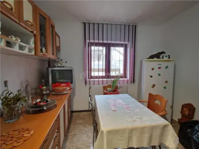 Two-storey House and Ground Floor Dwelling, 535 sqm Plot - Bariera Valcii - foto 4