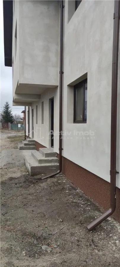 House / villa for sale 290 sqm in Nanov, Str. Dunarii area - foto 3