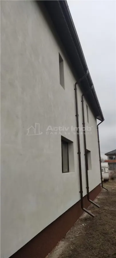 House / villa for sale 290 sqm in Nanov, Str. Dunarii area - foto 7