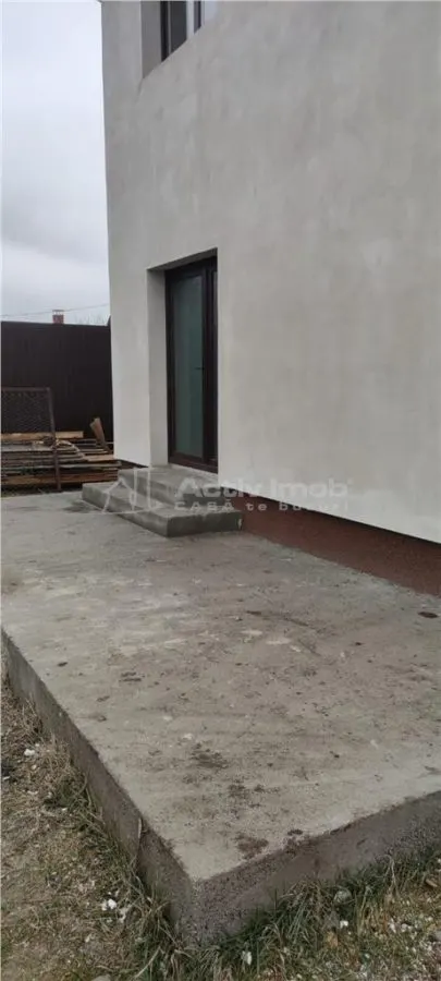 House / villa for sale 290 sqm in Nanov, Str. Dunarii area - foto 8