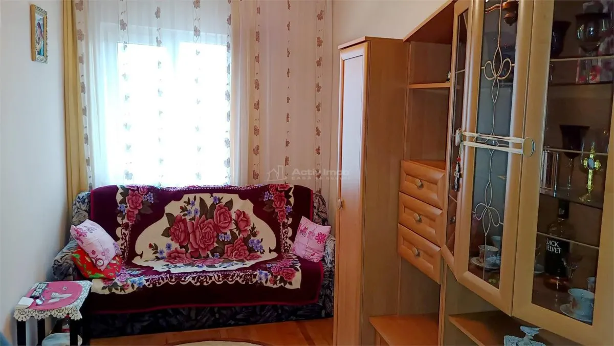 Moldova Noua, Apartament 2 Cam. Semidecomandat - foto 12