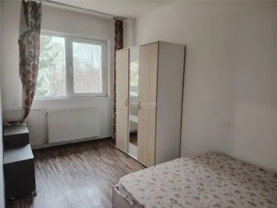 Apartament cu 3 camere, mobilat, centrala termica, zona nord - foto 2