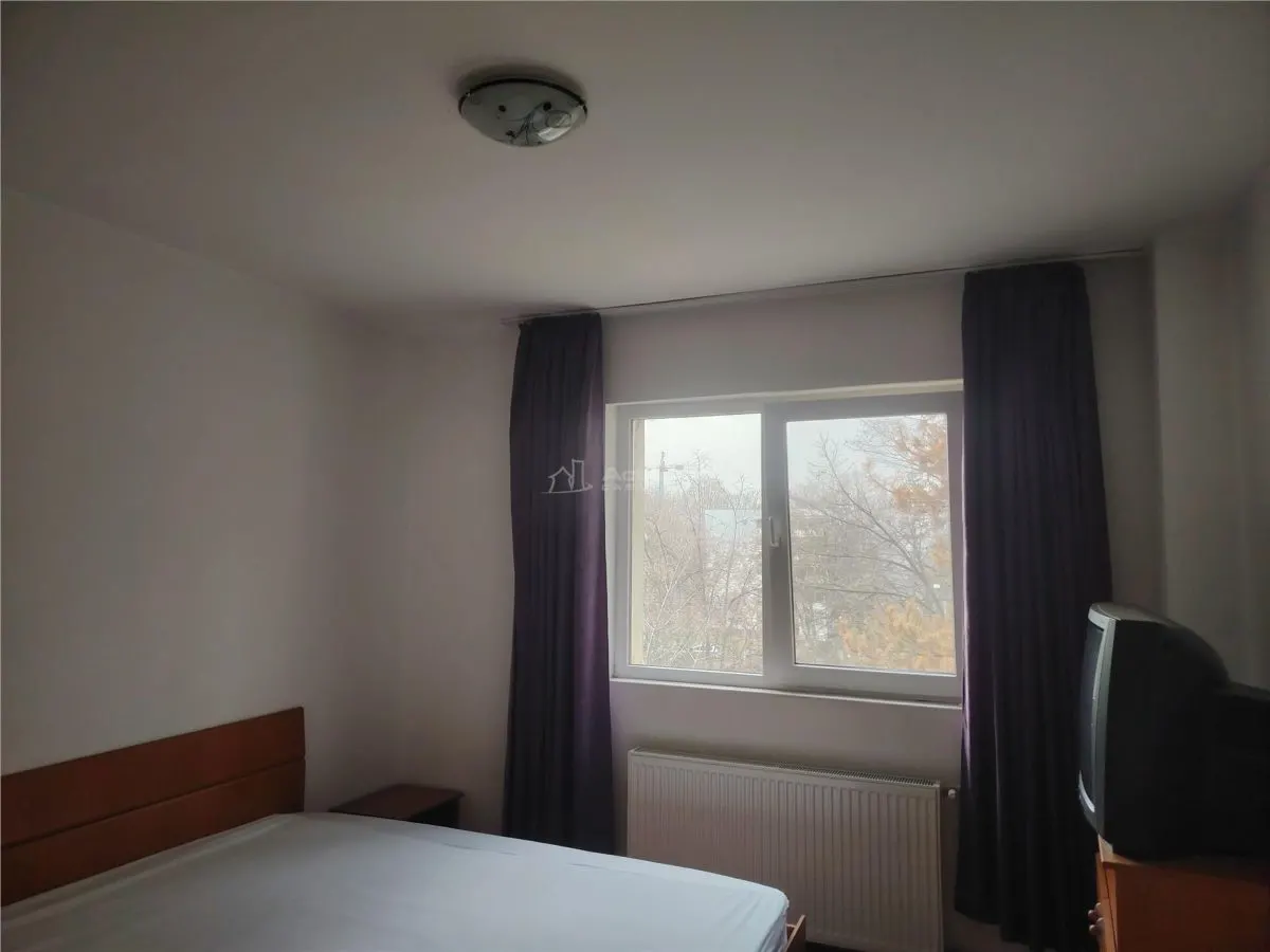 Apartament cu 3 camere, mobilat, centrala termica, zona nord - foto 3