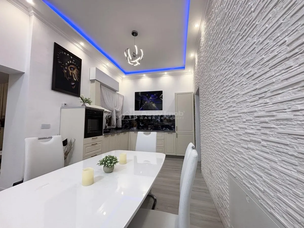 Apartament central - 90 mp util - curte linistita - foto 4