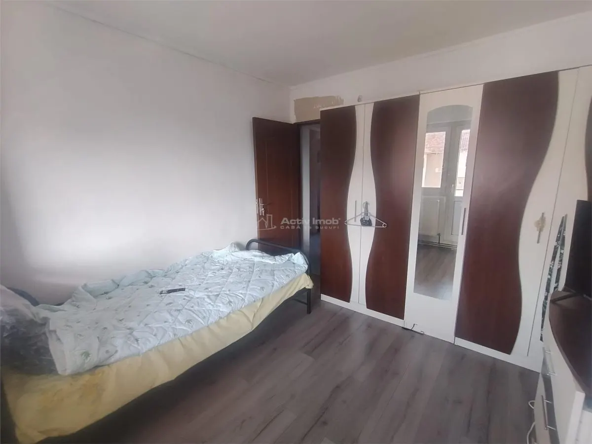 Caransebes, 3 Cam., Decom.,Zona Pipirig - foto 2