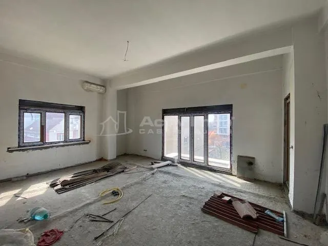 فيلا استثنائية للإيجار بالقرب من حديقة هيراستراو - foto 9