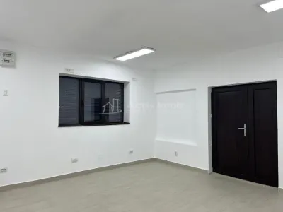 Inchiriere spatiu 32mp stradal Poroschia - Poroschia