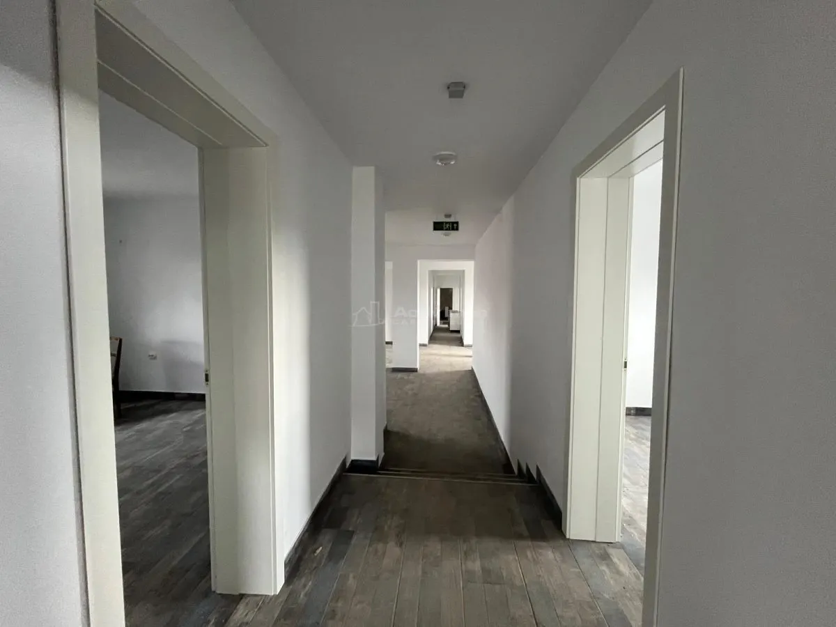 Lugoj, Pensiune 16 Cam., 850 Mp, Renovata Str. Principala - foto 4