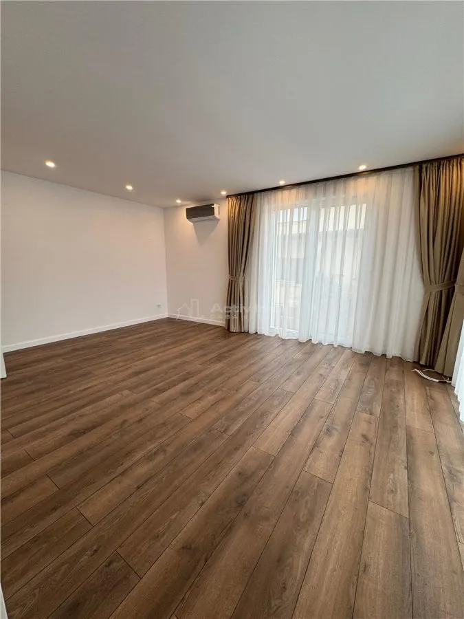 House / villa for sale 375 sqm in Deva, Marasti area - foto 11