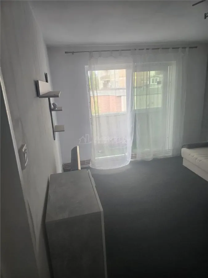 Apartment with 3 bedrooms for rent 77 sqm in Arad, P-ta Garii area - foto 2