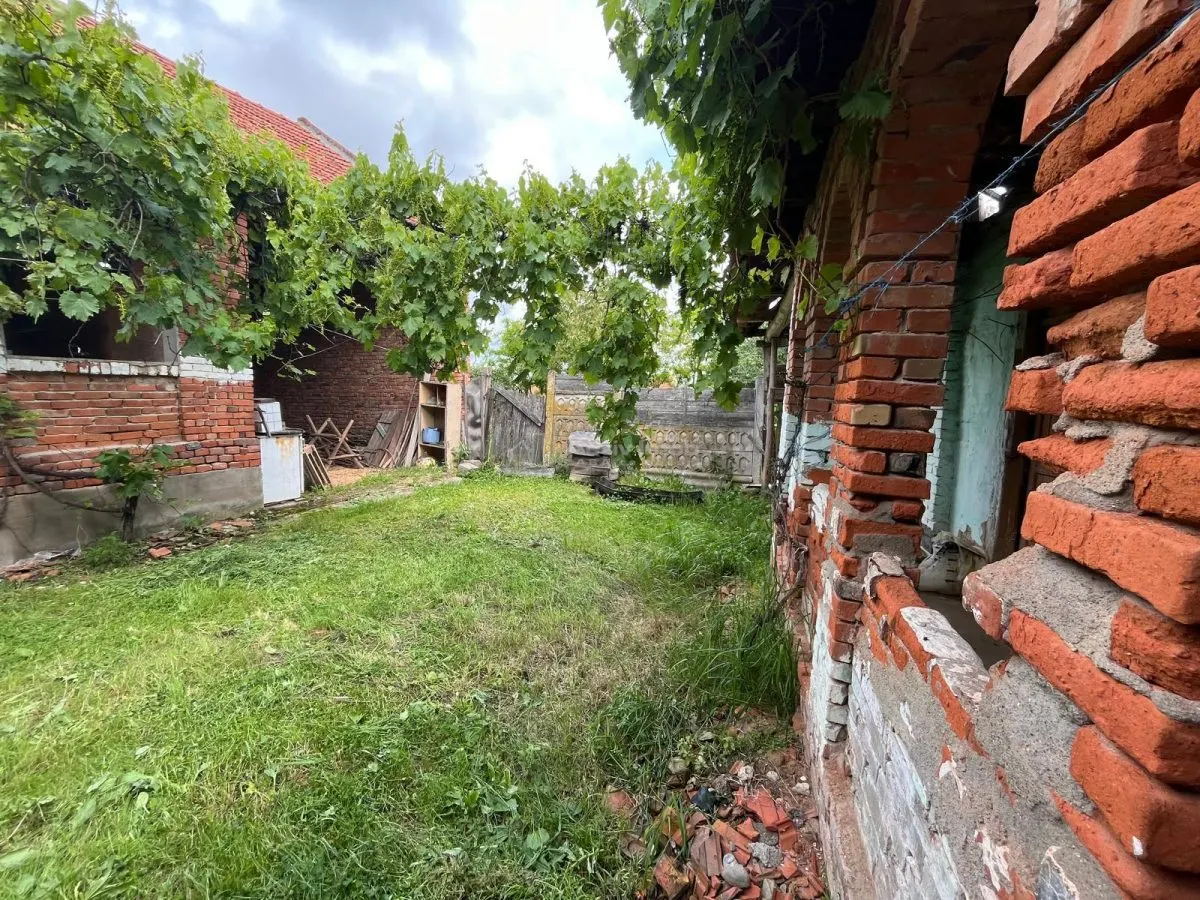 Honorici, Casa Cu Teren, 230 Mp. Suprafata construita, 1.700 Mp. Suprafata teren - foto 13