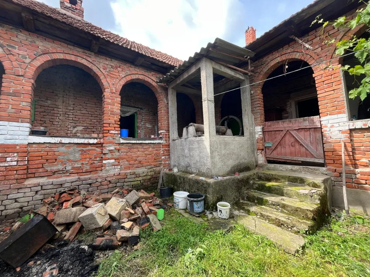 Honorici, Casa Cu Teren, 230 Mp. Suprafata construita, 1.700 Mp. Suprafata teren - foto 3