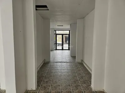 商业空间出租，110平方米，菲尼中心区 - foto 5