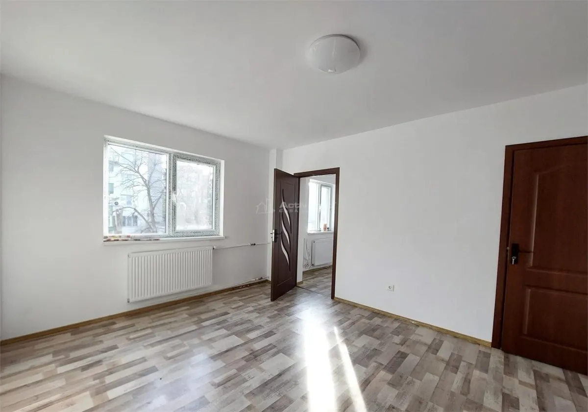 Vanzare sau SCHIMB, 3 camere, etaj 2, renovat, Aleea Tineretului - foto 1