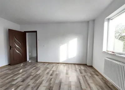 Vanzare sau SCHIMB, 3 camere, etaj 2, renovat, Aleea Tineretului - foto 2