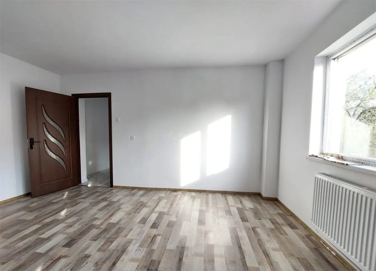 Vanzare sau SCHIMB, 3 camere, etaj 2, renovat, Aleea Tineretului - foto 2