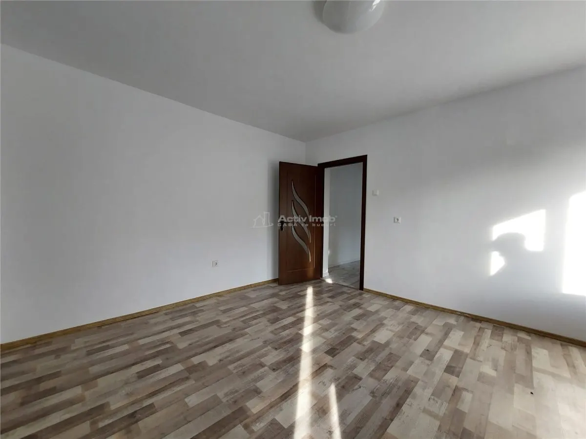 Vanzare sau SCHIMB, 3 camere, etaj 2, renovat, Aleea Tineretului - foto 3