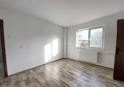 Vanzare sau SCHIMB, 3 camere, etaj 2, renovat, Aleea Tineretului - foto 4