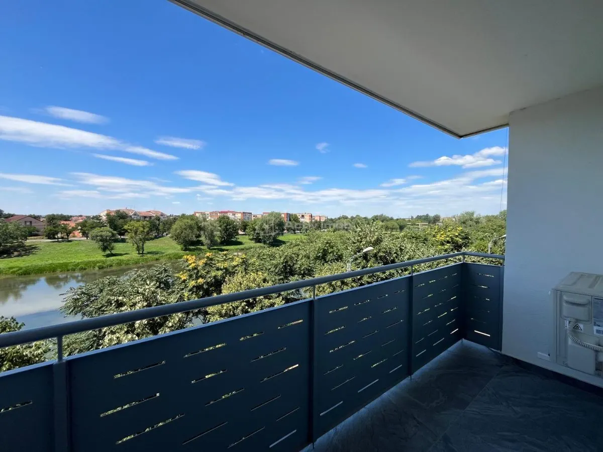 Lugoj, Apartament De Lux La Cheie, 1 Cam., 43 Mp. et 3, Malul Timișului Langa Gelaterie - foto 4
